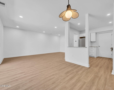 86 Holly Drive - Photo Thumbnail 6