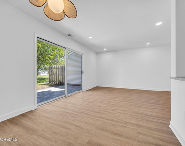 86 Holly Drive - Photo Thumbnail 8