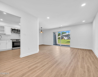 86 Holly Drive - Photo Thumbnail 5