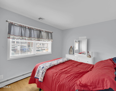 8 Nichols Avenue - Photo Thumbnail 17