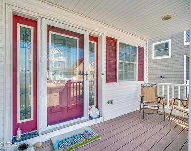 8 Nichols Avenue - Photo Thumbnail 2
