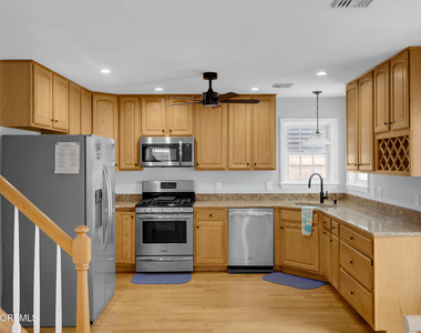 8 Nichols Avenue - Photo Thumbnail 7