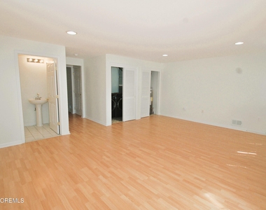 574 Beachway Avenue - Photo Thumbnail 21