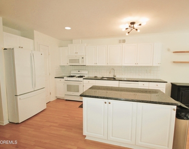 574 Beachway Avenue - Photo Thumbnail 3