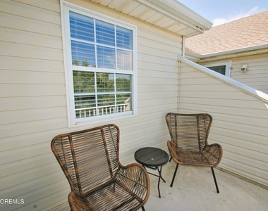 574 Beachway Avenue - Photo Thumbnail 14