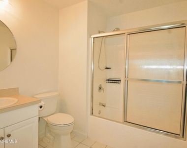 574 Beachway Avenue - Photo Thumbnail 12