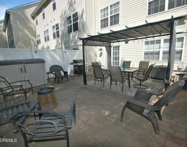 574 Beachway Avenue - Photo Thumbnail 24