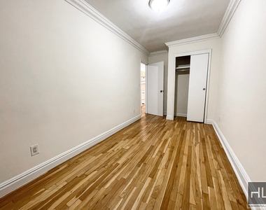 East 80 Street - Photo Thumbnail 4