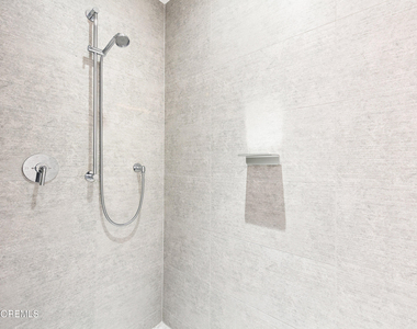 15 Morris Avenue - Photo Thumbnail 11