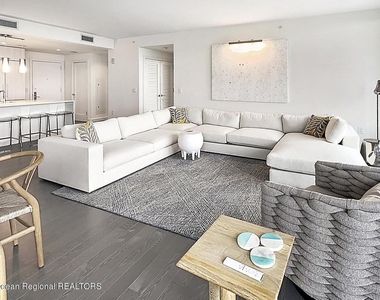 15 Morris Avenue - Photo Thumbnail 3