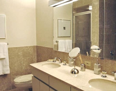 East 79th Street - Photo Thumbnail 6