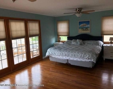115 15th Avenue - Photo Thumbnail 4