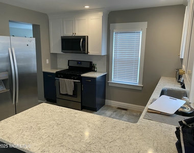 119 18th Avenue - Photo Thumbnail 5