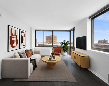 East 92nd Street - Photo Thumbnail 1