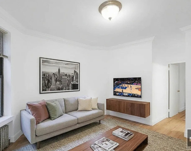 East 83 Street - Photo Thumbnail 1