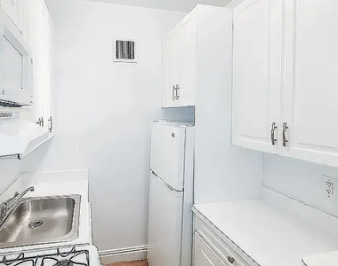 East 83 Street - Photo Thumbnail 2