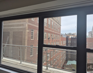 E 16 St - Photo Thumbnail 1