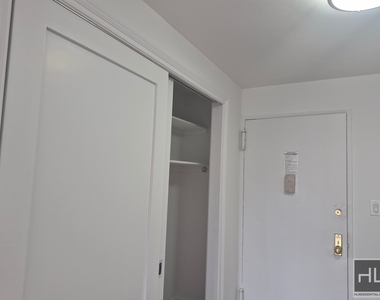 E 16 St - Photo Thumbnail 6