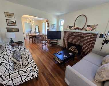 46 Evergreen Avenue - Photo Thumbnail 3