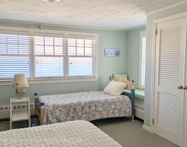 127 Curtis Point Drive - Photo Thumbnail 18