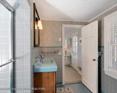 127 Curtis Point Drive - Photo Thumbnail 19