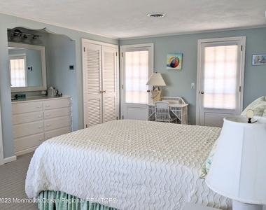 127 Curtis Point Drive - Photo Thumbnail 17
