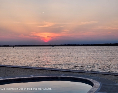 127 Curtis Point Drive - Photo Thumbnail 31