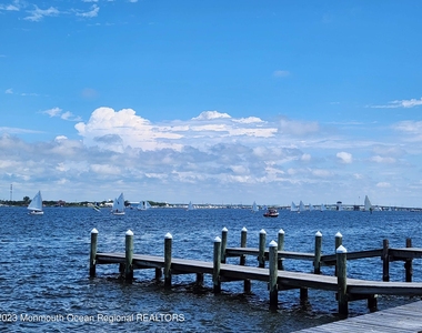 127 Curtis Point Drive - Photo Thumbnail 2