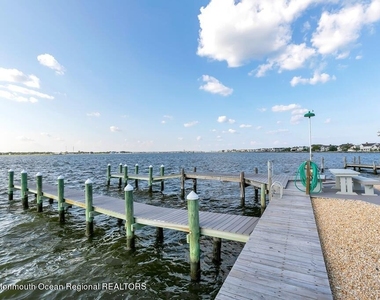 127 Curtis Point Drive - Photo Thumbnail 30