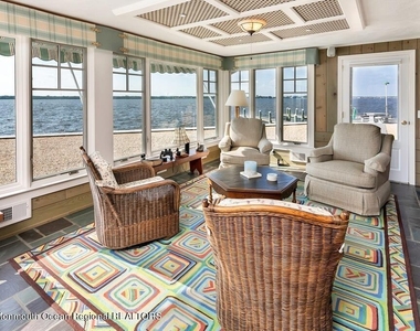127 Curtis Point Drive - Photo Thumbnail 7