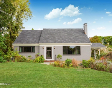 828 Kingston Road - Photo Thumbnail 33