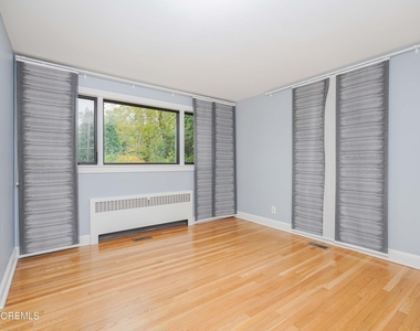 828 Kingston Road - Photo Thumbnail 19