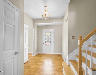 607 Mcclellan Street - Photo Thumbnail 1