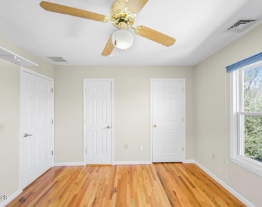 607 Mcclellan Street - Photo Thumbnail 8