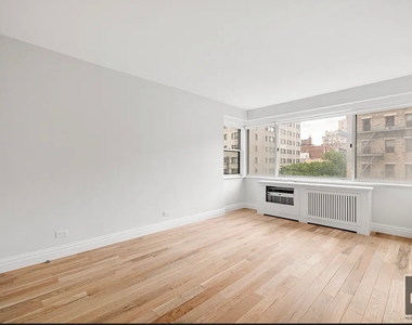 East 65th Street - Photo Thumbnail 2