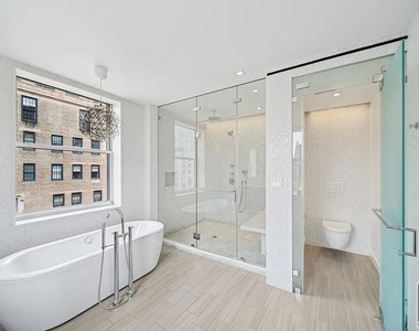 East 80th Street - Photo Thumbnail 6