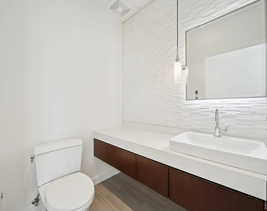 East 80th Street - Photo Thumbnail 14