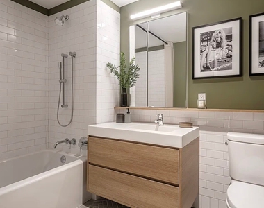 West 28th Street - Photo Thumbnail 8