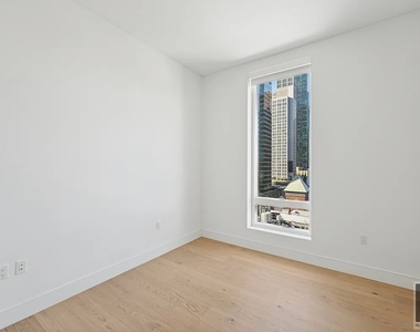 West 43rd Street - Photo Thumbnail 3