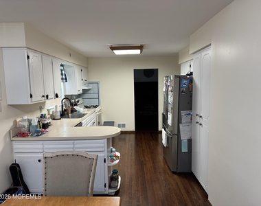 425 Main Street - Photo Thumbnail 8