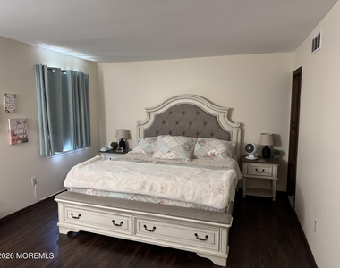 425 Main Street - Photo Thumbnail 12