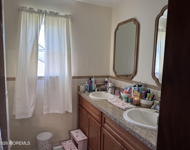 425 Main Street - Photo Thumbnail 15