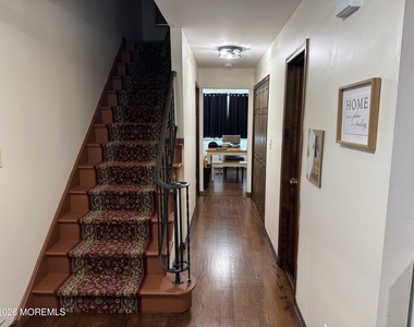 425 Main Street - Photo Thumbnail 2