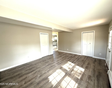 410 Bay Way - Photo Thumbnail 10
