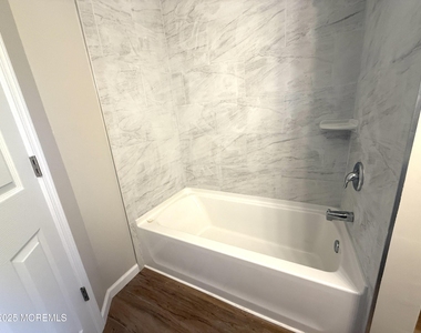 410 Bay Way - Photo Thumbnail 6
