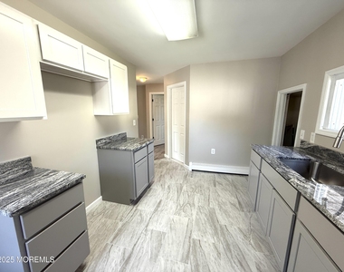410 Bay Way - Photo Thumbnail 5