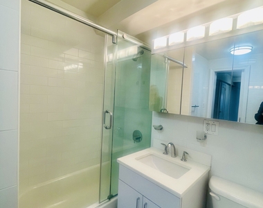 20 Beekman Place, 3D - Photo Thumbnail 16