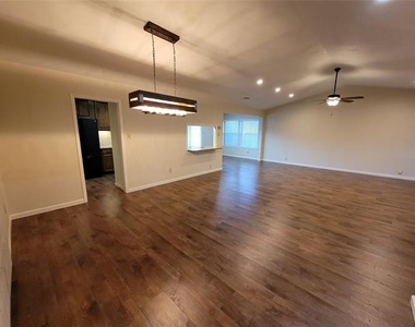 629 Perdido Drive - Photo Thumbnail 5