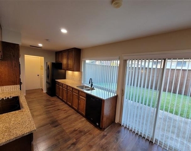 629 Perdido Drive - Photo Thumbnail 4