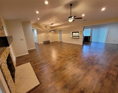 629 Perdido Drive - Photo Thumbnail 2